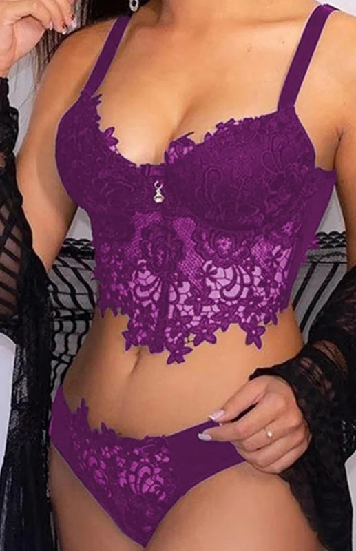 seamless silk - lined women thongs for a smooth and soft feelSpaghetti Straps Crochet Lace Hollow Out Bra Thong Lingerie Set