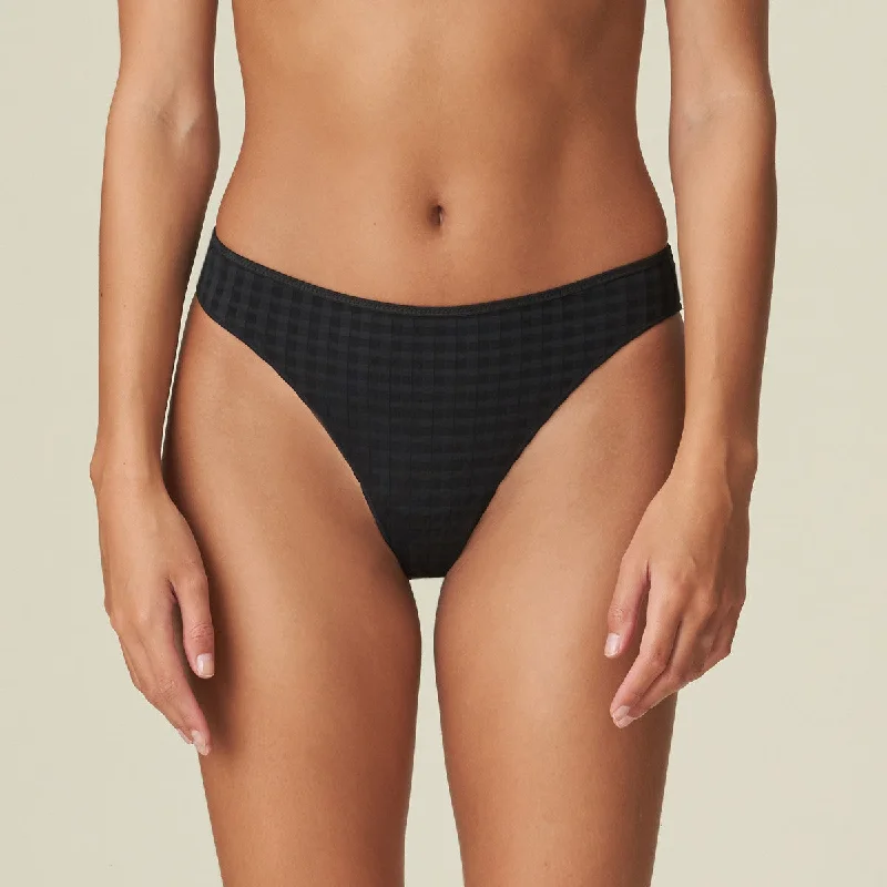 seamless thermal women thongs for added warmthAvero Thong | Black