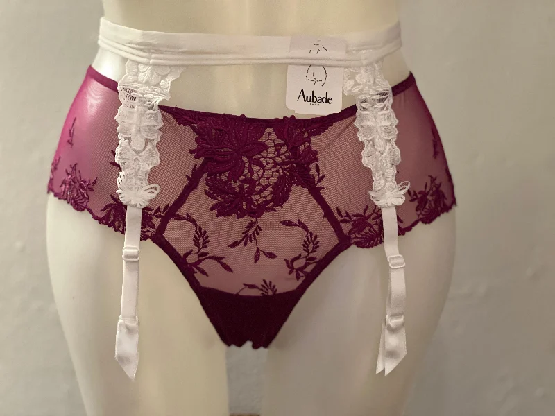 anniversary women lingerie gifts for a special momentFleurs de Pommier Suspender White
