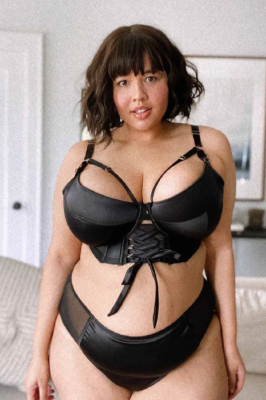 Sports bras for high - impact activities and workouts​ Aysha Black Lace Up Bra