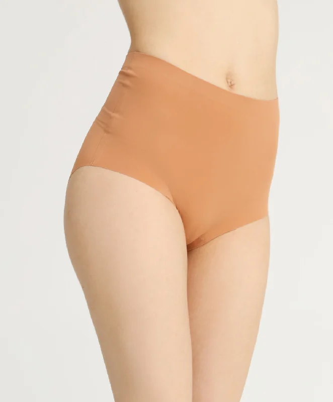 Bra with a memory foam cup for a customized fit​ Second Skin High-Waist Panty